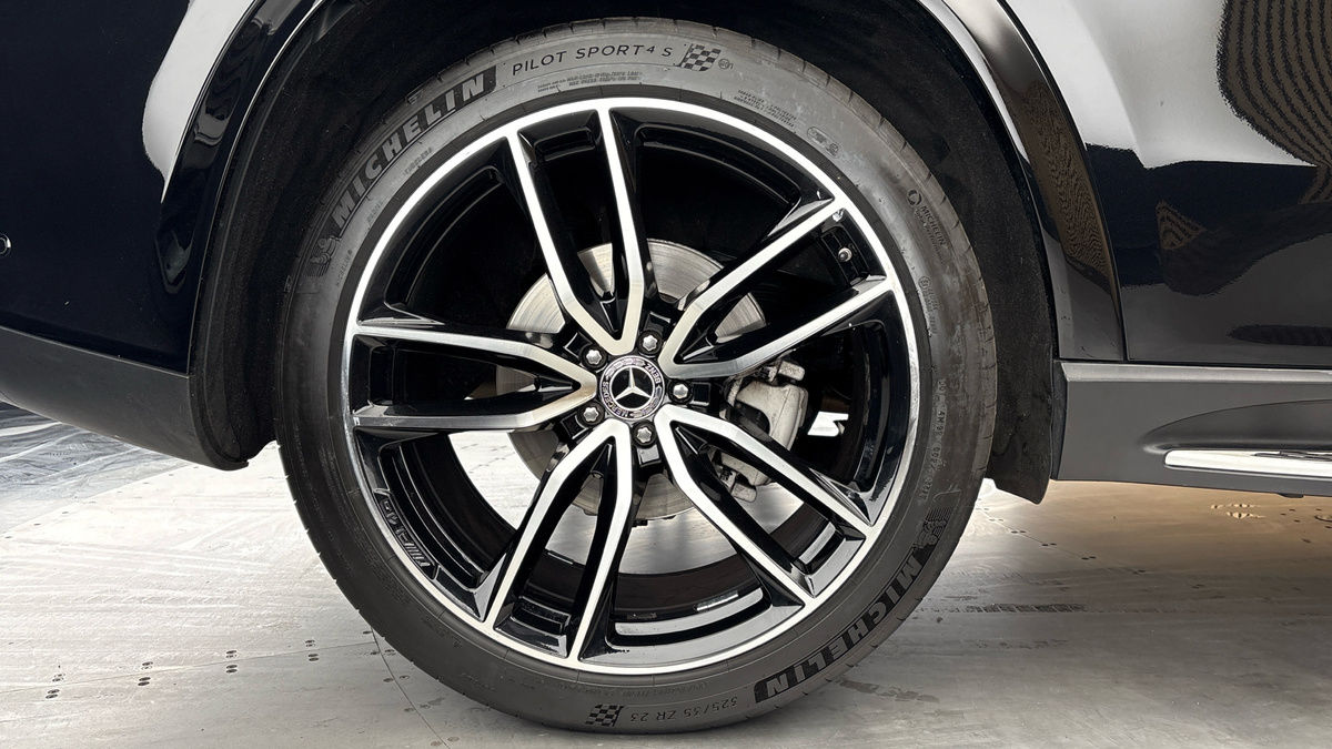 Mercedes-Benz GLS Image 10