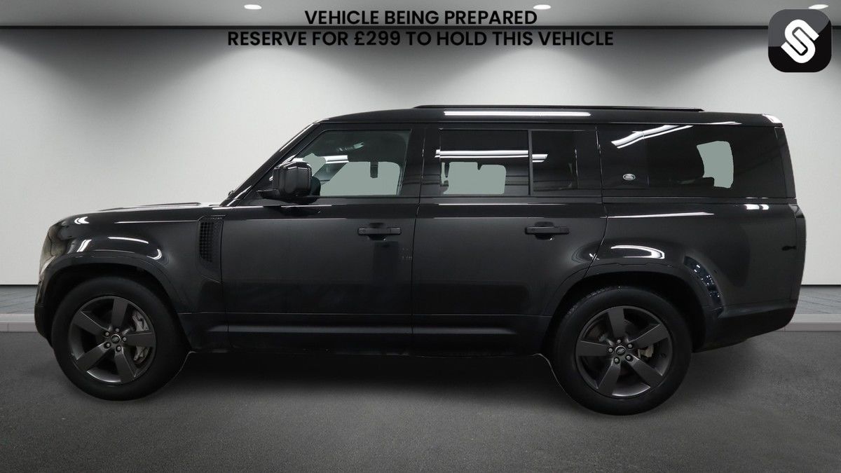 Land Rover Defender 130 Image 6