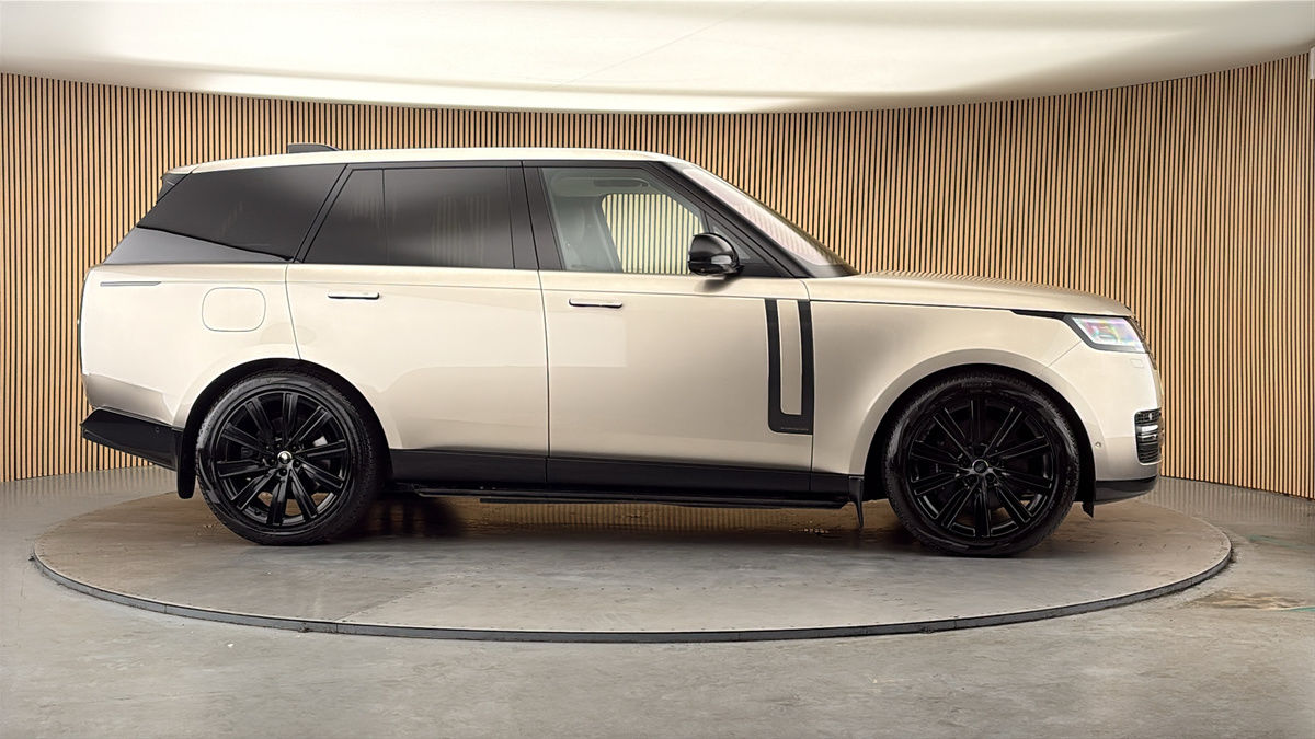 More views of Land Rover Range Rover