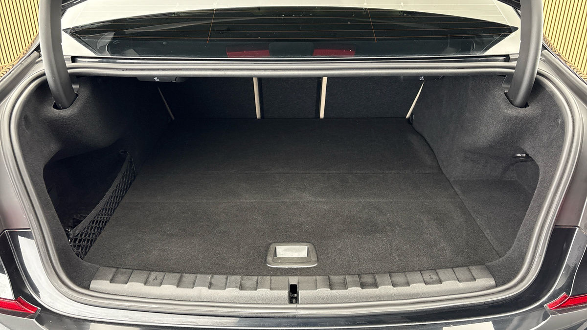 BMW 3 Series Image 11
