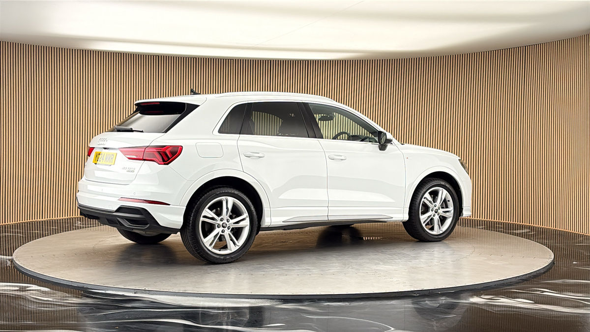 More views of Audi Q3