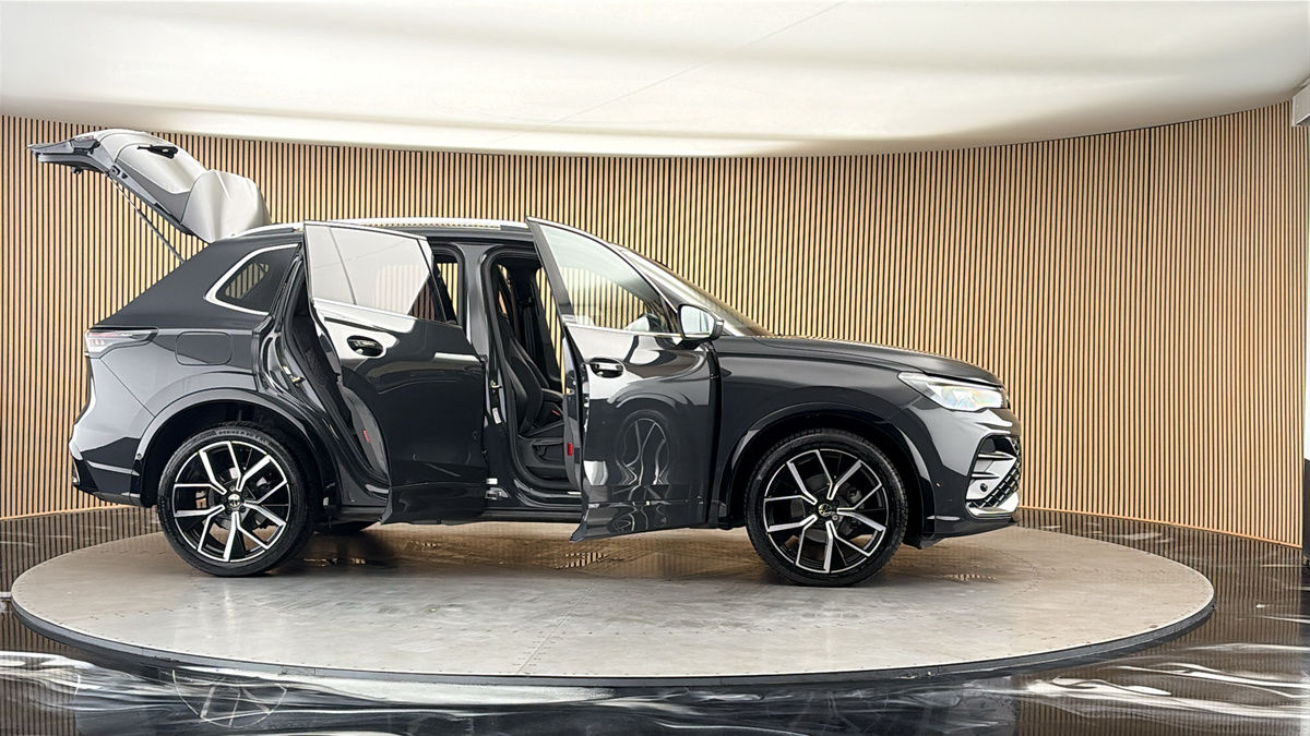More views of Volkswagen Tiguan