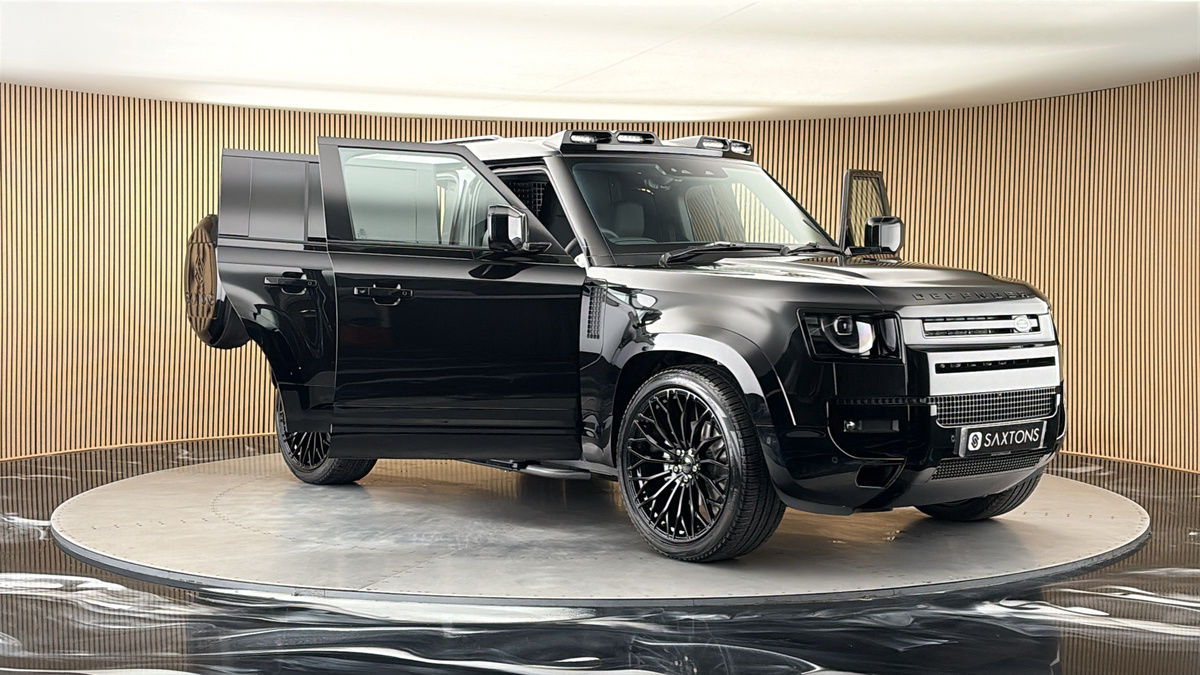 More views of Land Rover Defender 110