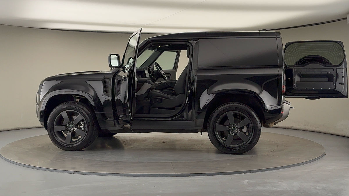 More views of Land Rover Defender 90