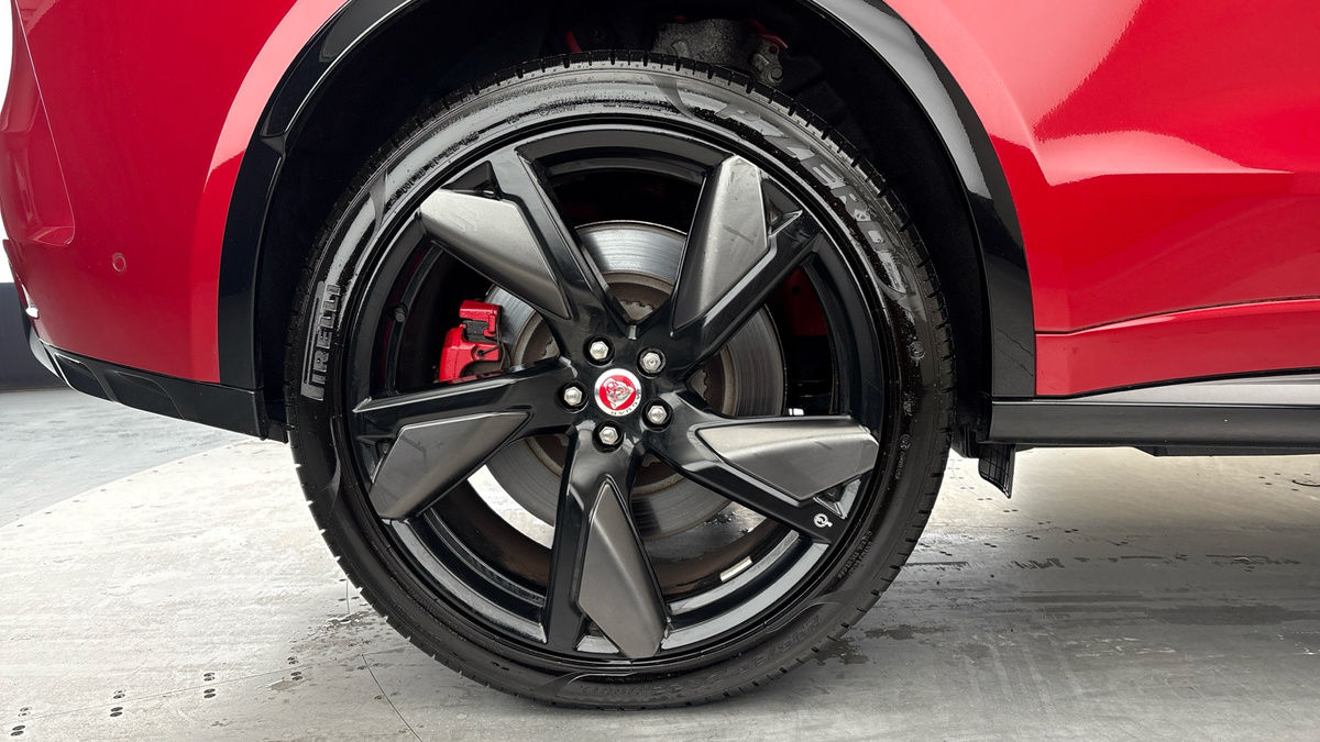 Jaguar F-PACE Image 10