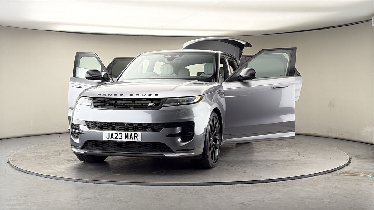 More views of Land Rover Range Rover Sport