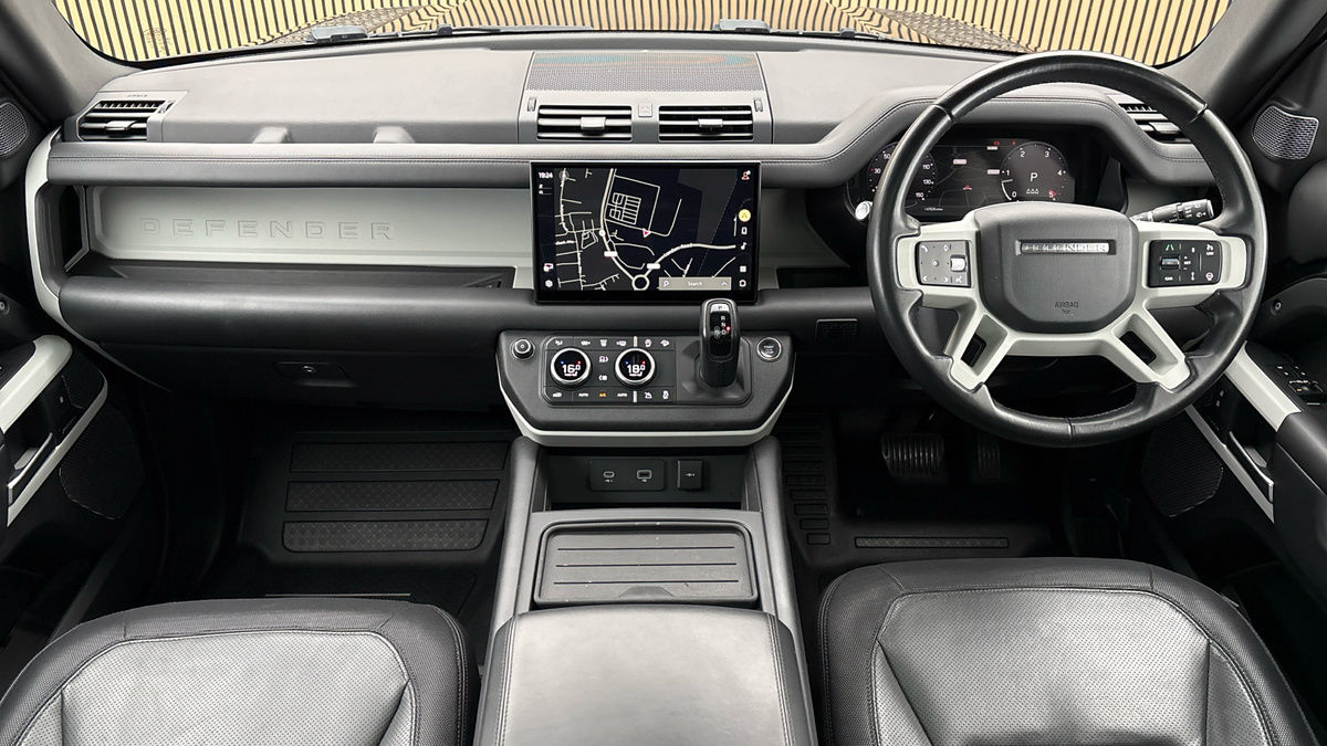 Land Rover Defender 90 Image 12