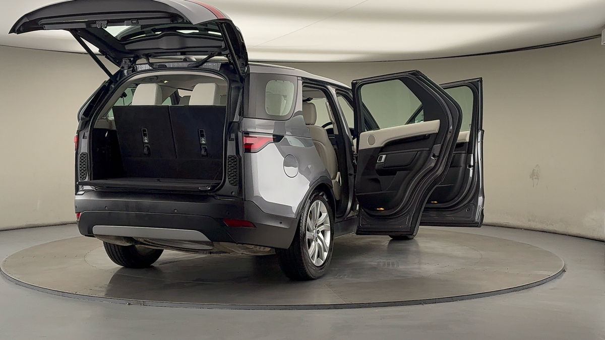 More views of Land Rover Discovery