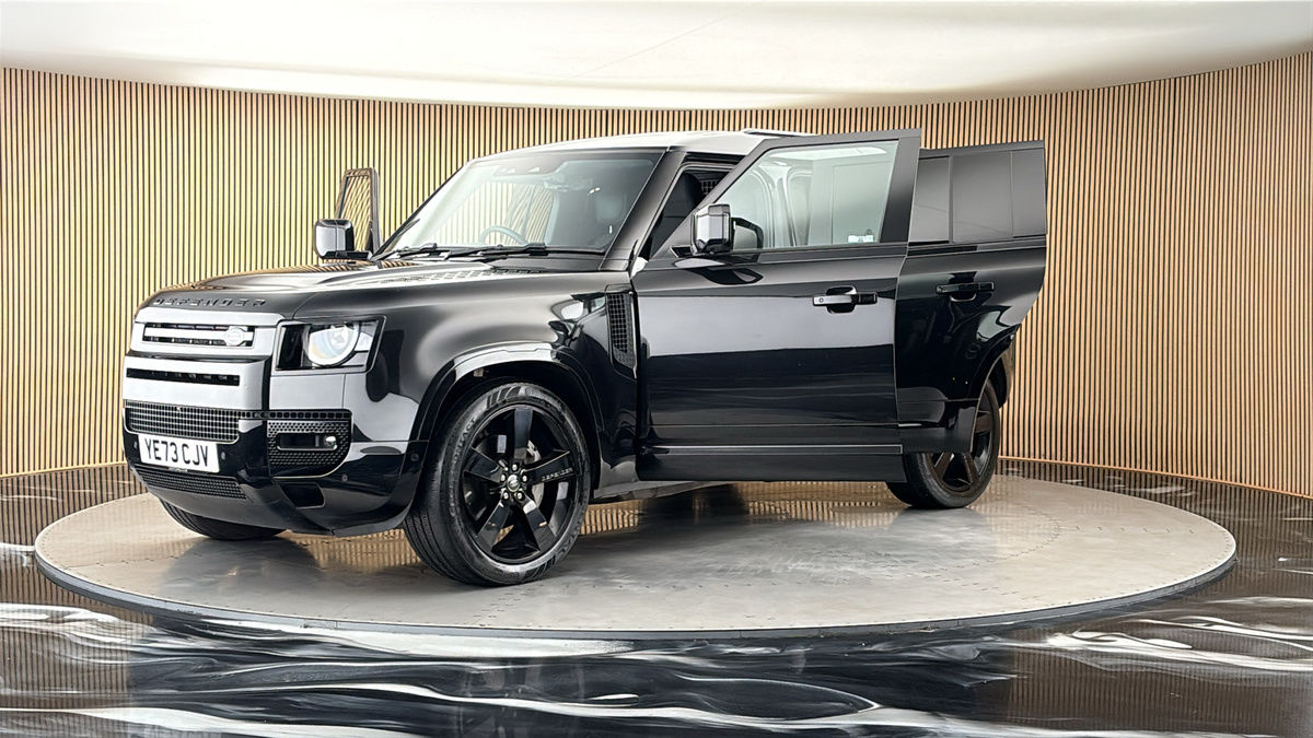 More views of Land Rover Defender 110