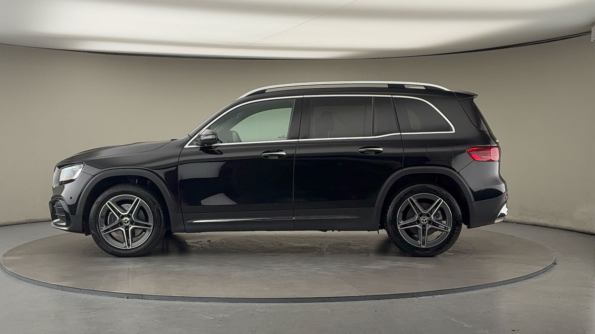 Mercedes-Benz GLB Image 15