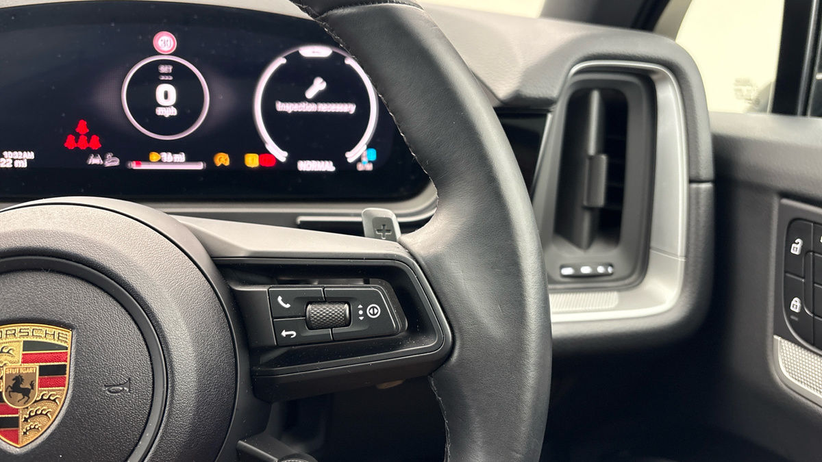 Porsche Cayenne Image 14