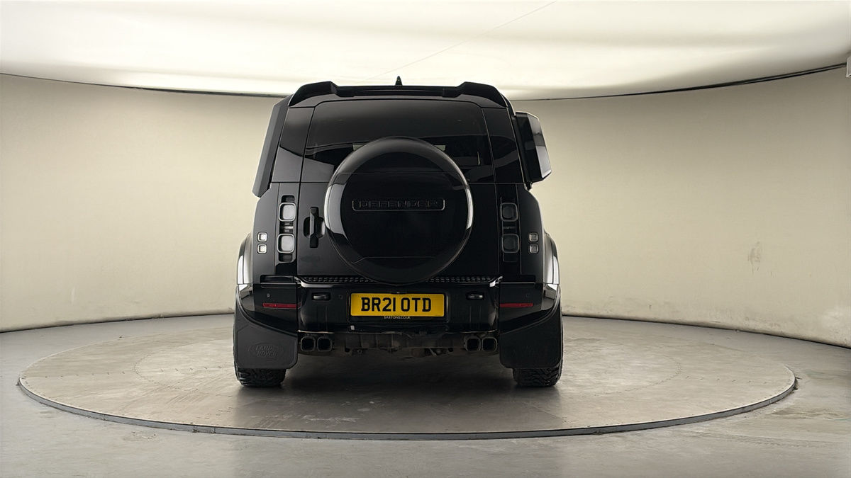 Land Rover Defender 110 Image 4