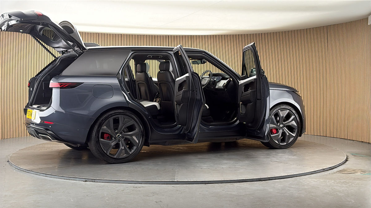 More views of Land Rover Range Rover Sport