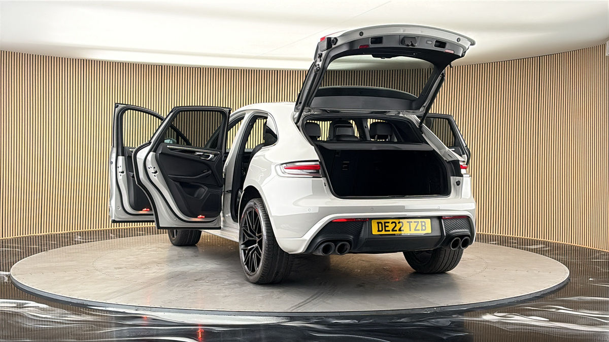 More views of Porsche Macan