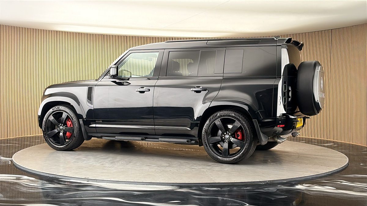 More views of Land Rover Defender 110