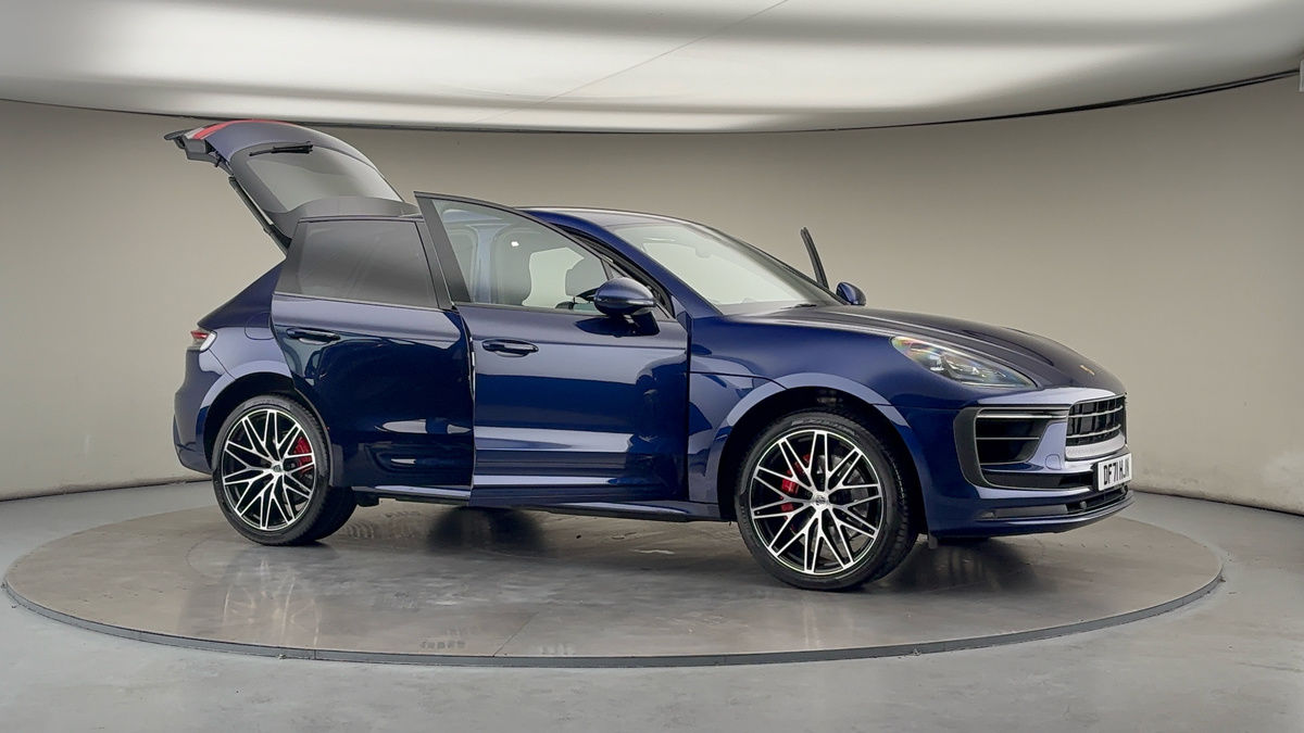 More views of Porsche Macan