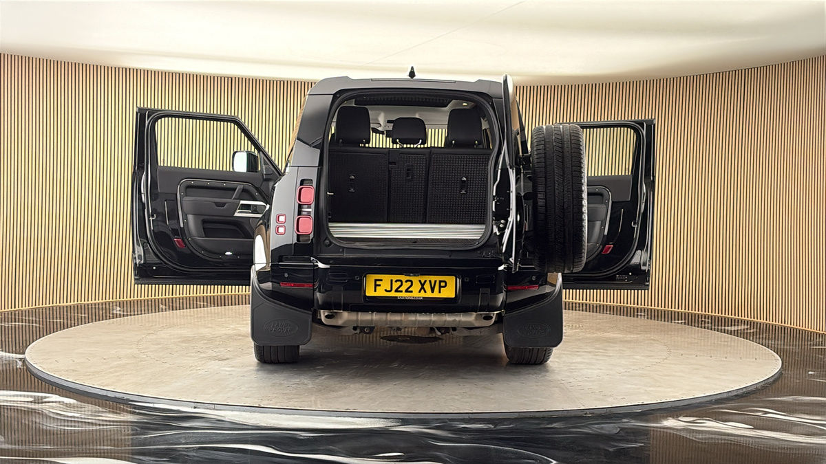 More views of Land Rover Defender 90