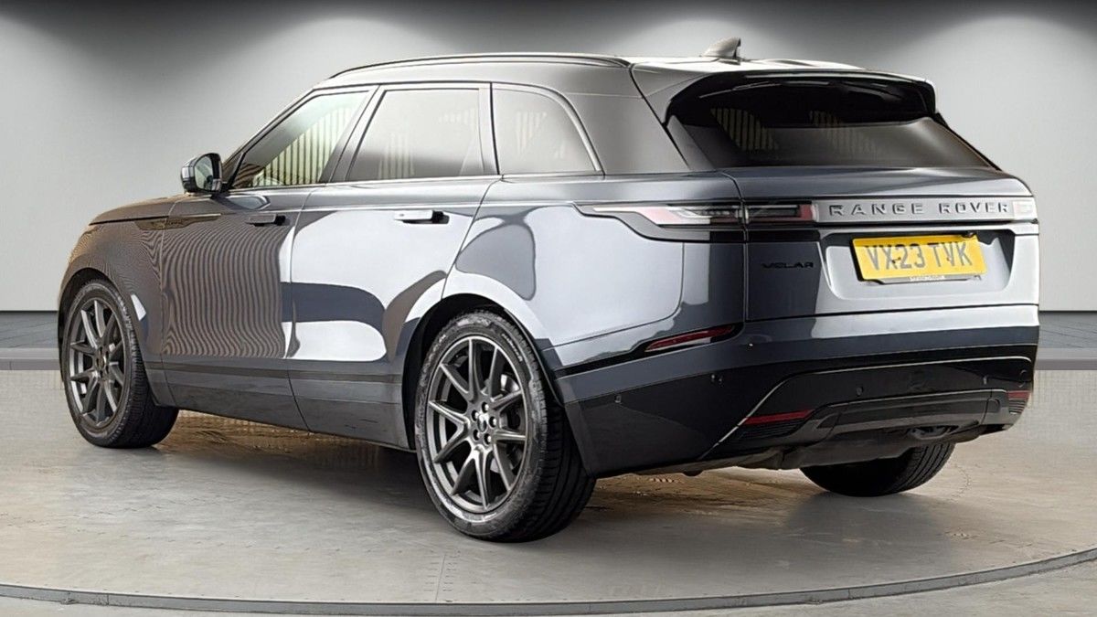 Land Rover Range Rover Velar Image 2