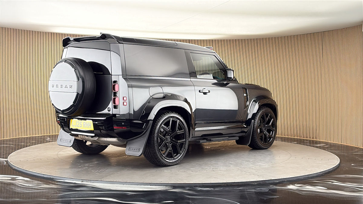 Land Rover Defender 90 Urban Image 21