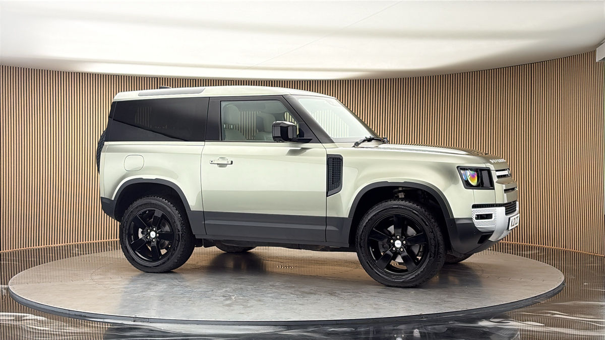 More views of Land Rover Defender 90