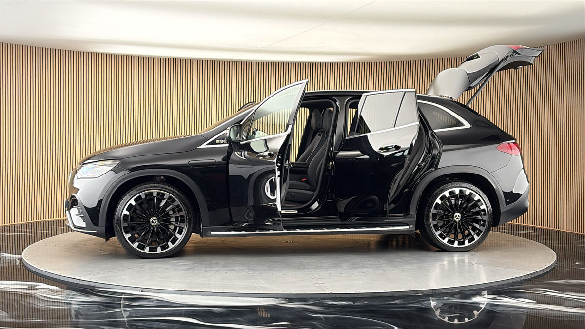 More views of Mercedes-Benz EQE