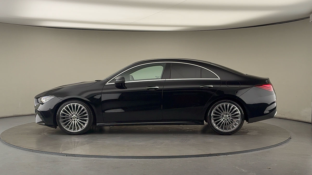 Mercedes-Benz CLA Image 15