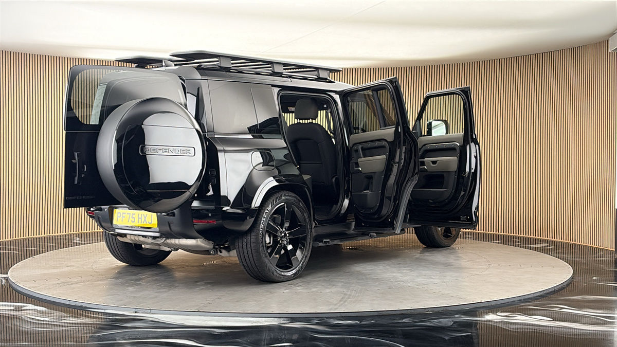 More views of Land Rover Defender 110