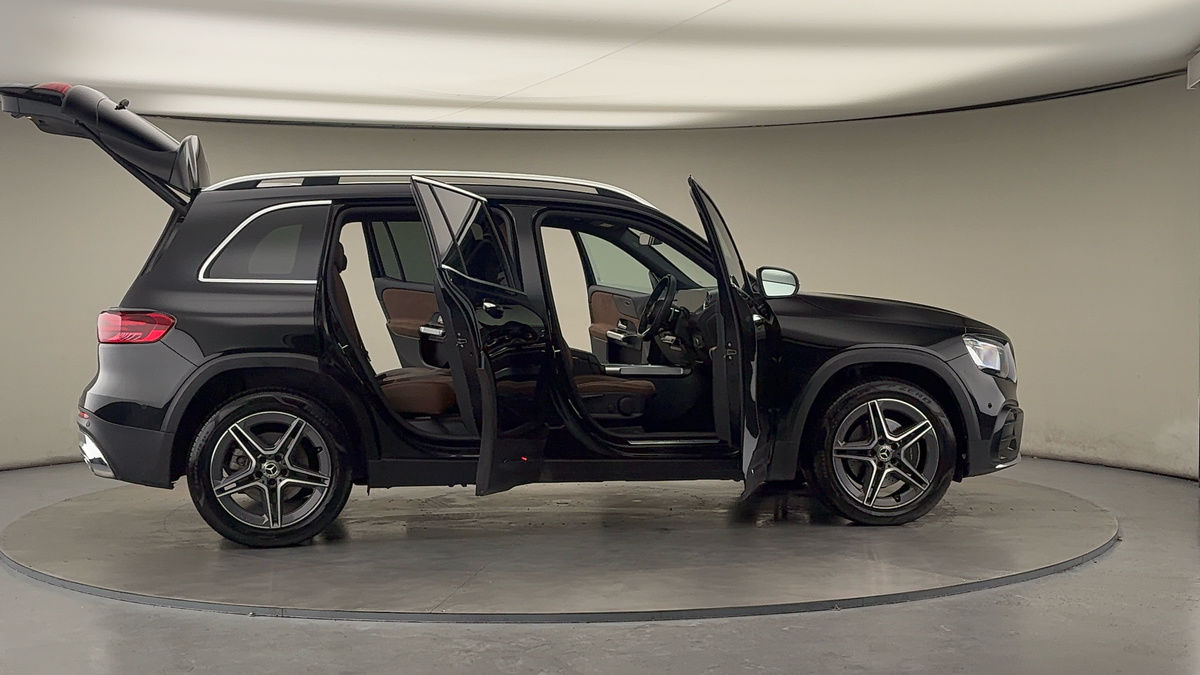 More views of Mercedes-Benz GLB