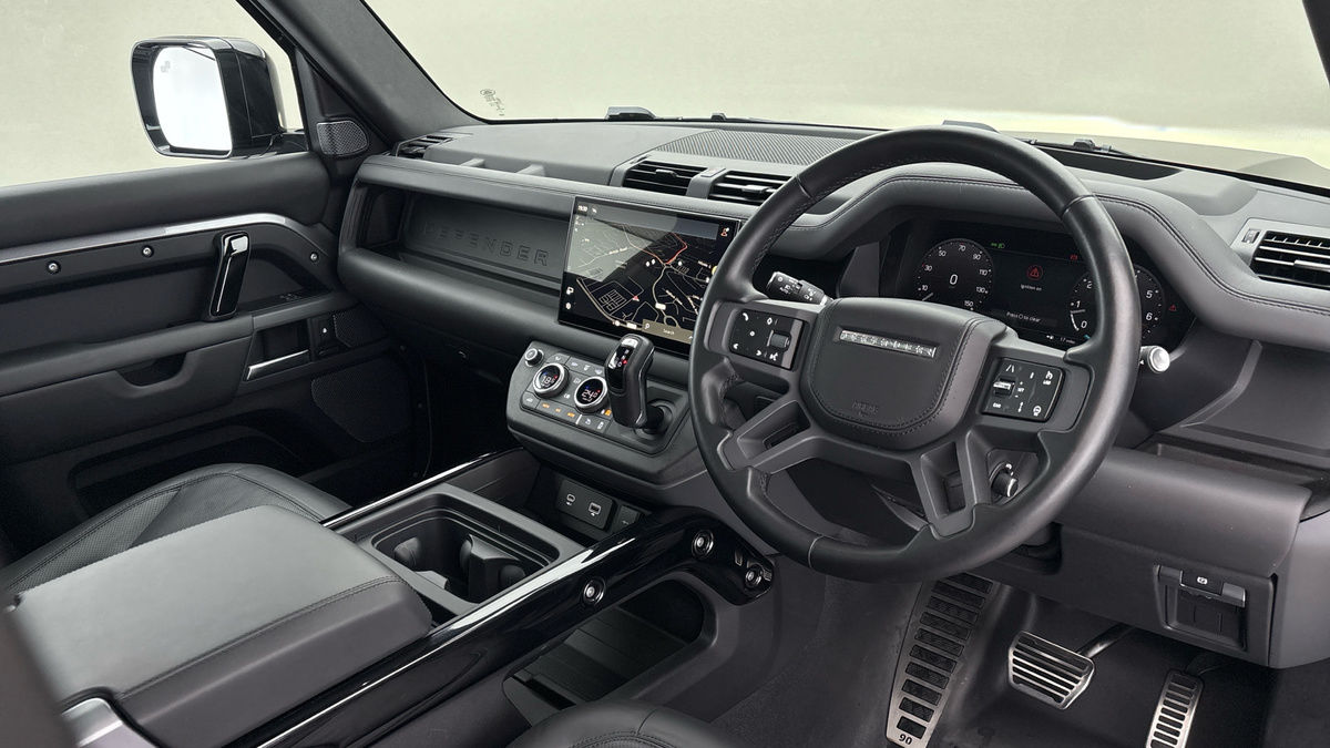 Land Rover Defender 90 Image 5