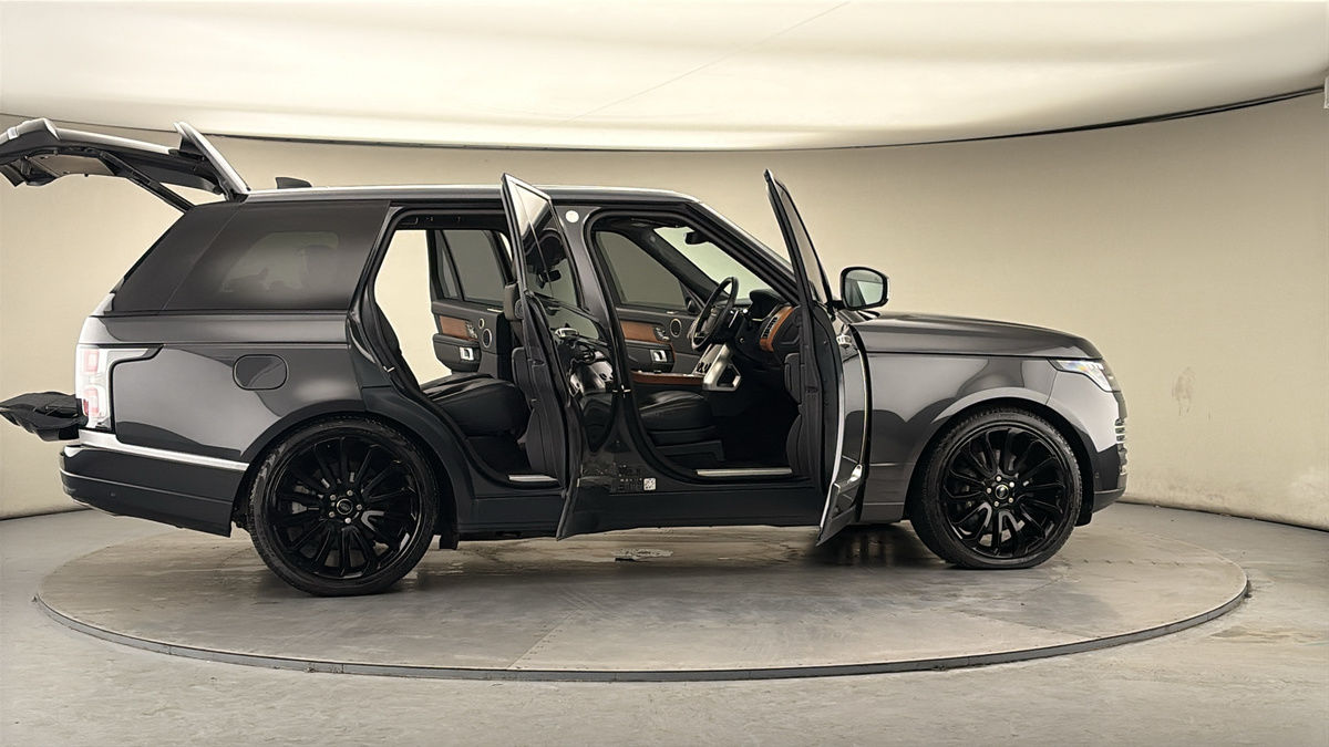 More views of Land Rover Range Rover