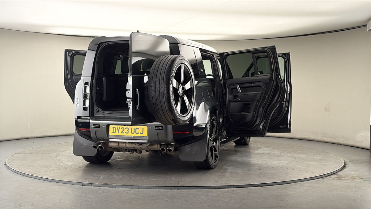 More views of Land Rover Defender 110