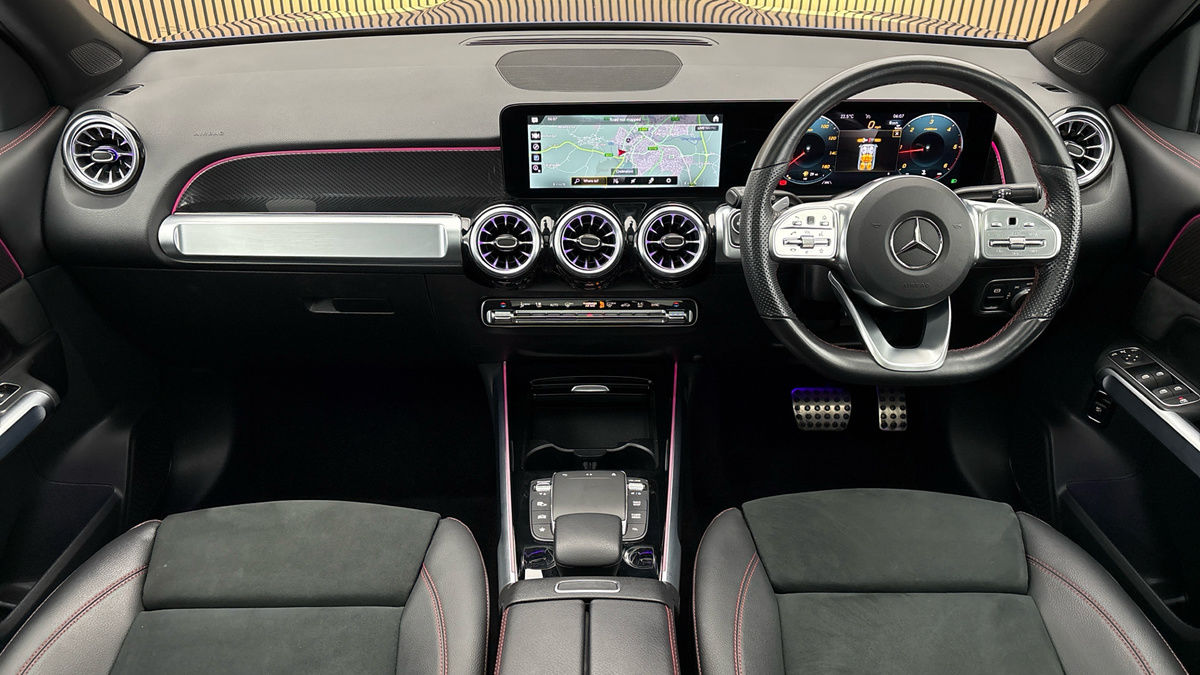 Mercedes-Benz GLB Image 12