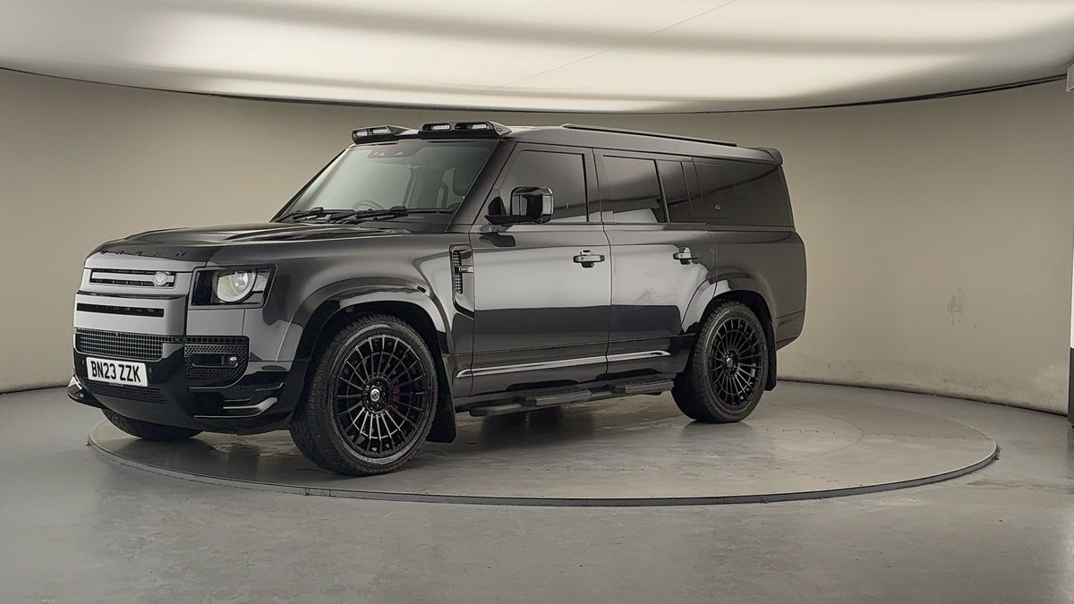 Land Rover Defender 130 Urban Image 20