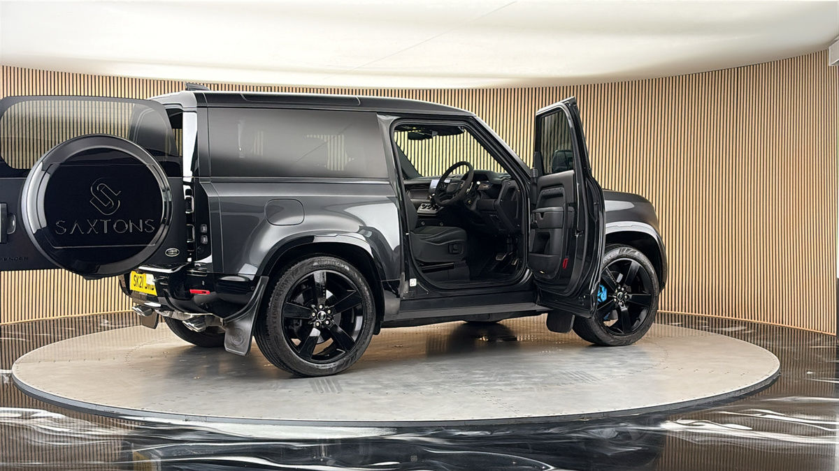 More views of Land Rover Defender 90