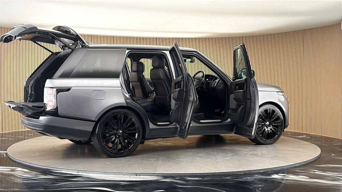 More views of Land Rover Range Rover