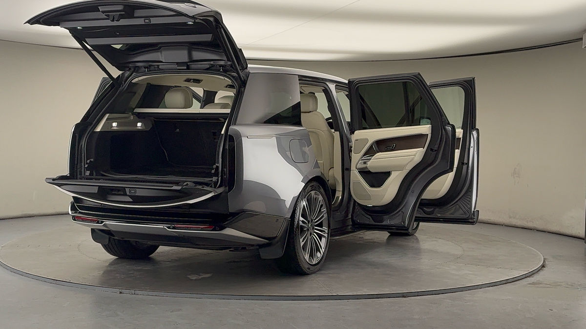 More views of Land Rover Range Rover