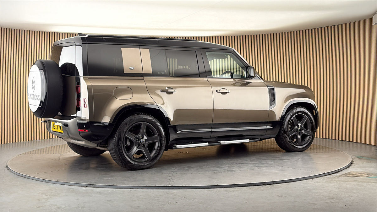 More views of Land Rover Defender 110