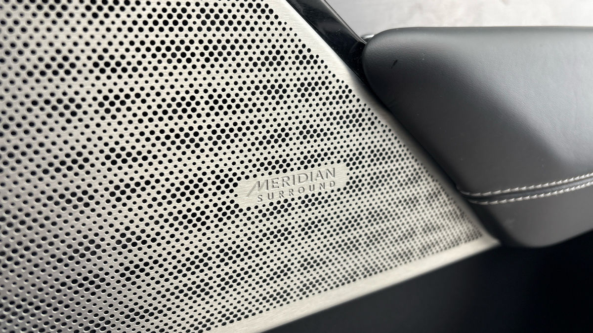 Land Rover Range Rover Velar Image 25