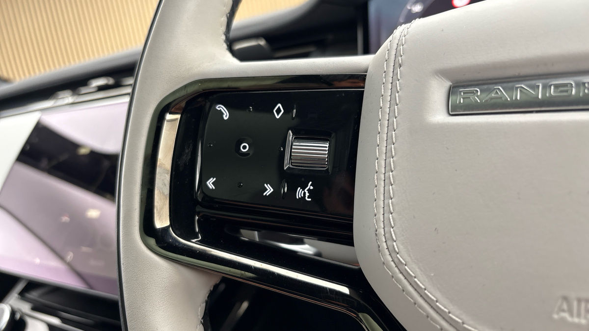 Land Rover Range Rover Sport Image 32