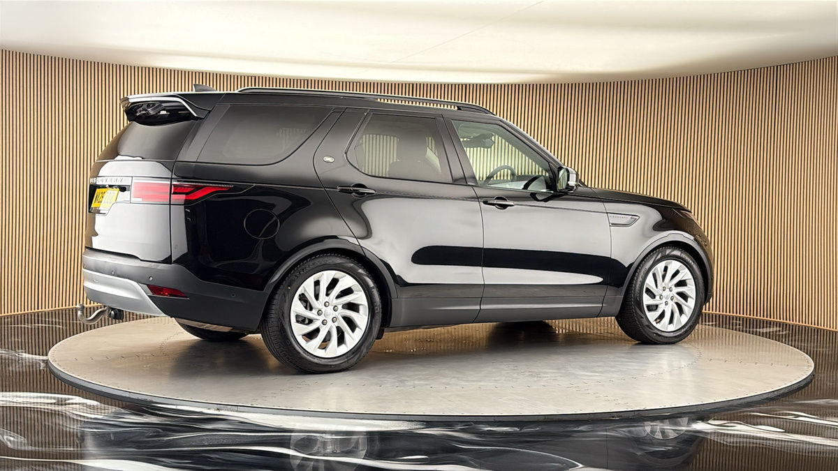 More views of Land Rover Discovery