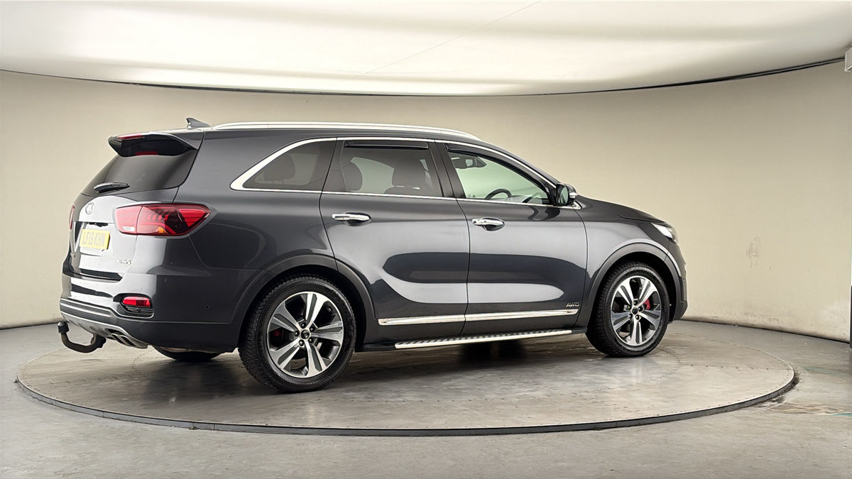 More views of Kia Sorento