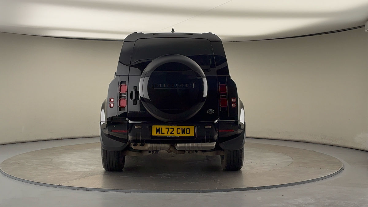 Land Rover Defender 110 Image 4