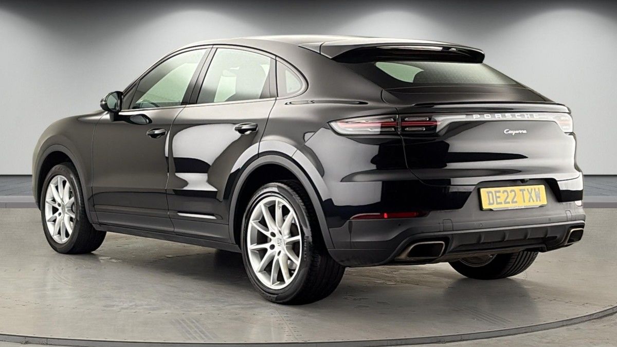 Porsche Cayenne Image 2