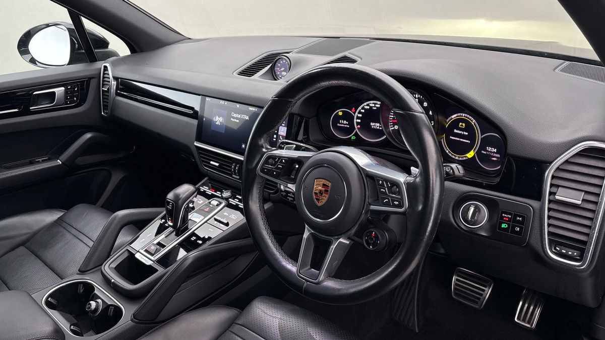 Porsche Cayenne Image 5