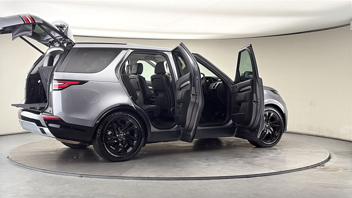 More views of Land Rover Discovery