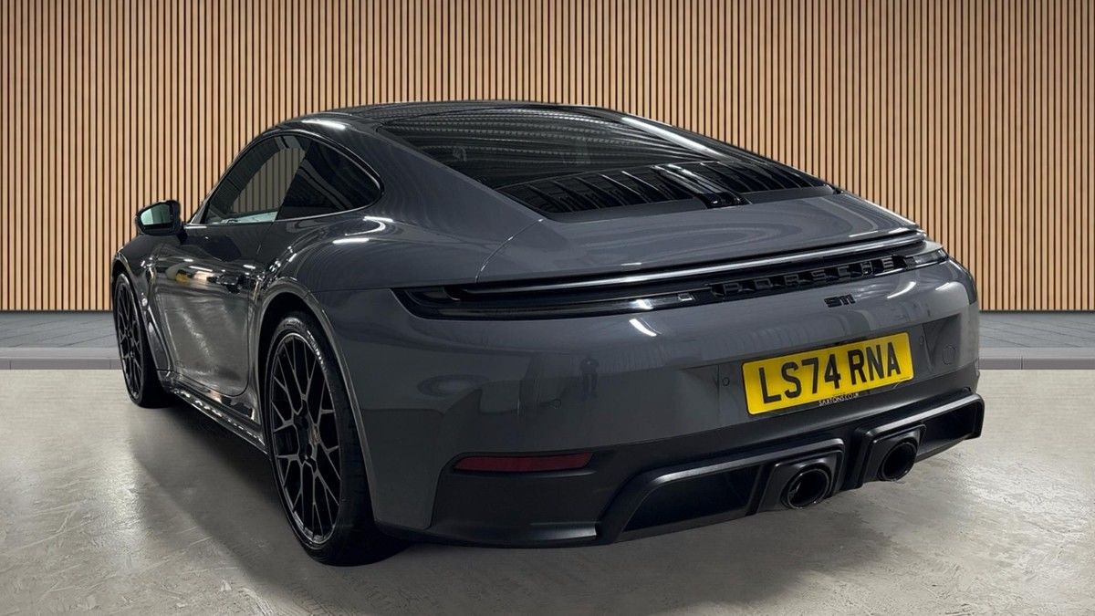 Porsche 911 Image 2