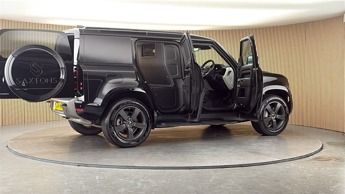 More views of Land Rover Defender 110