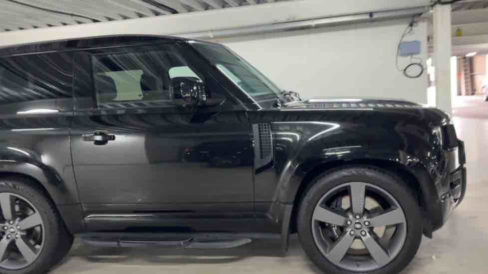 More views of Land Rover Defender 90