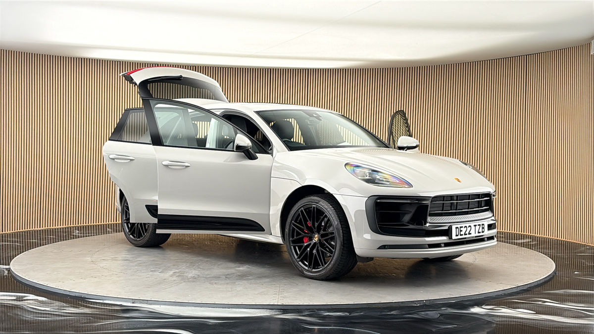 More views of Porsche Macan