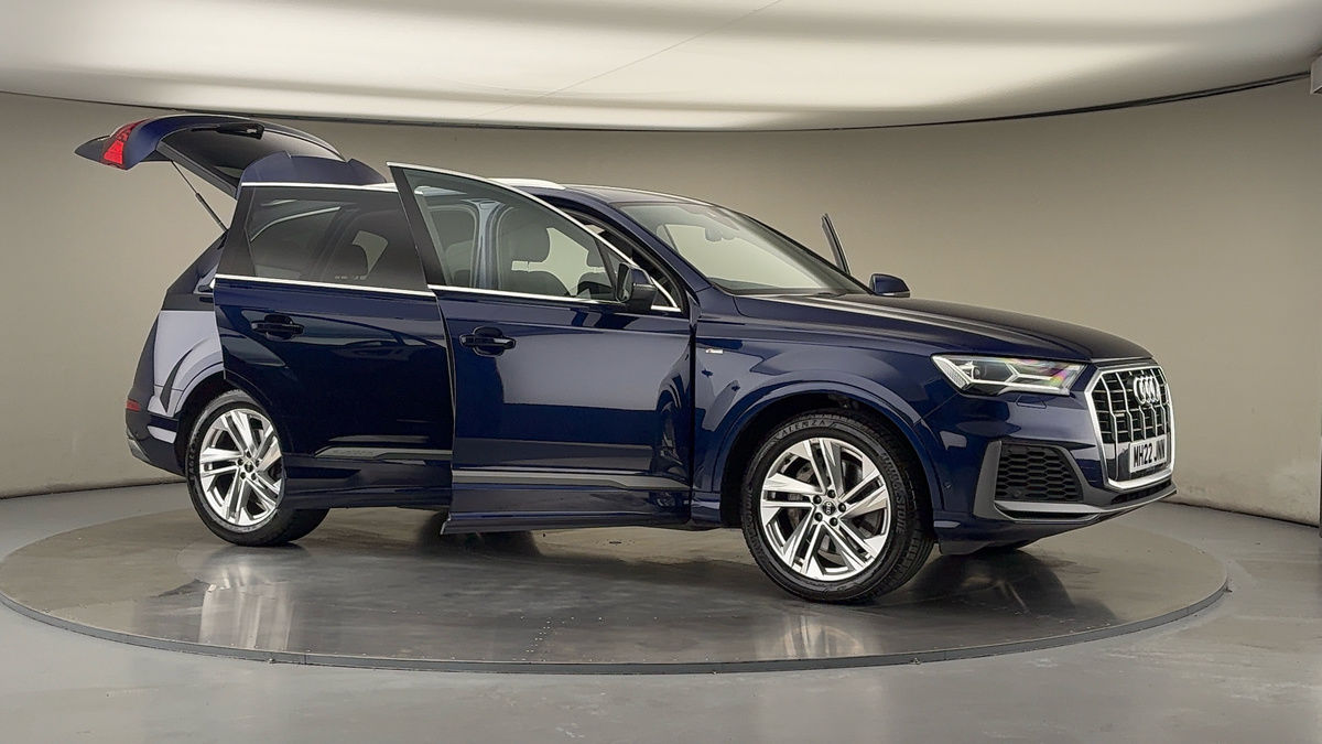 More views of Audi Q7
